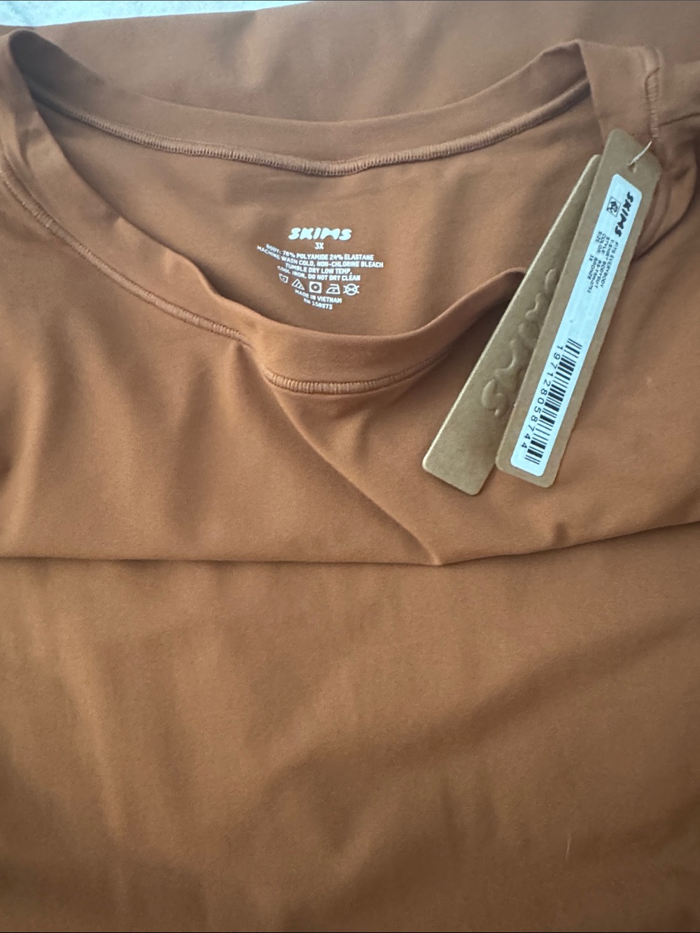 SKIMS Short Sleeve Crew Neck T-Shirt in Warm Brown